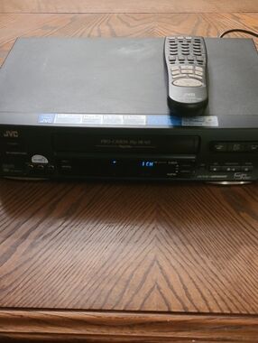 JVC Black Portable DVD/VCR Combo with Remote - Portable Audio/Video Player